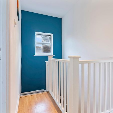 Villa Impeccable 4-Bed House In Brixton London Exterior foto