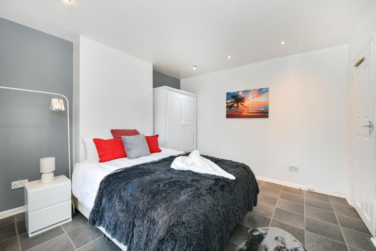 Villa Impeccable 4-Bed House In Brixton London Exterior foto